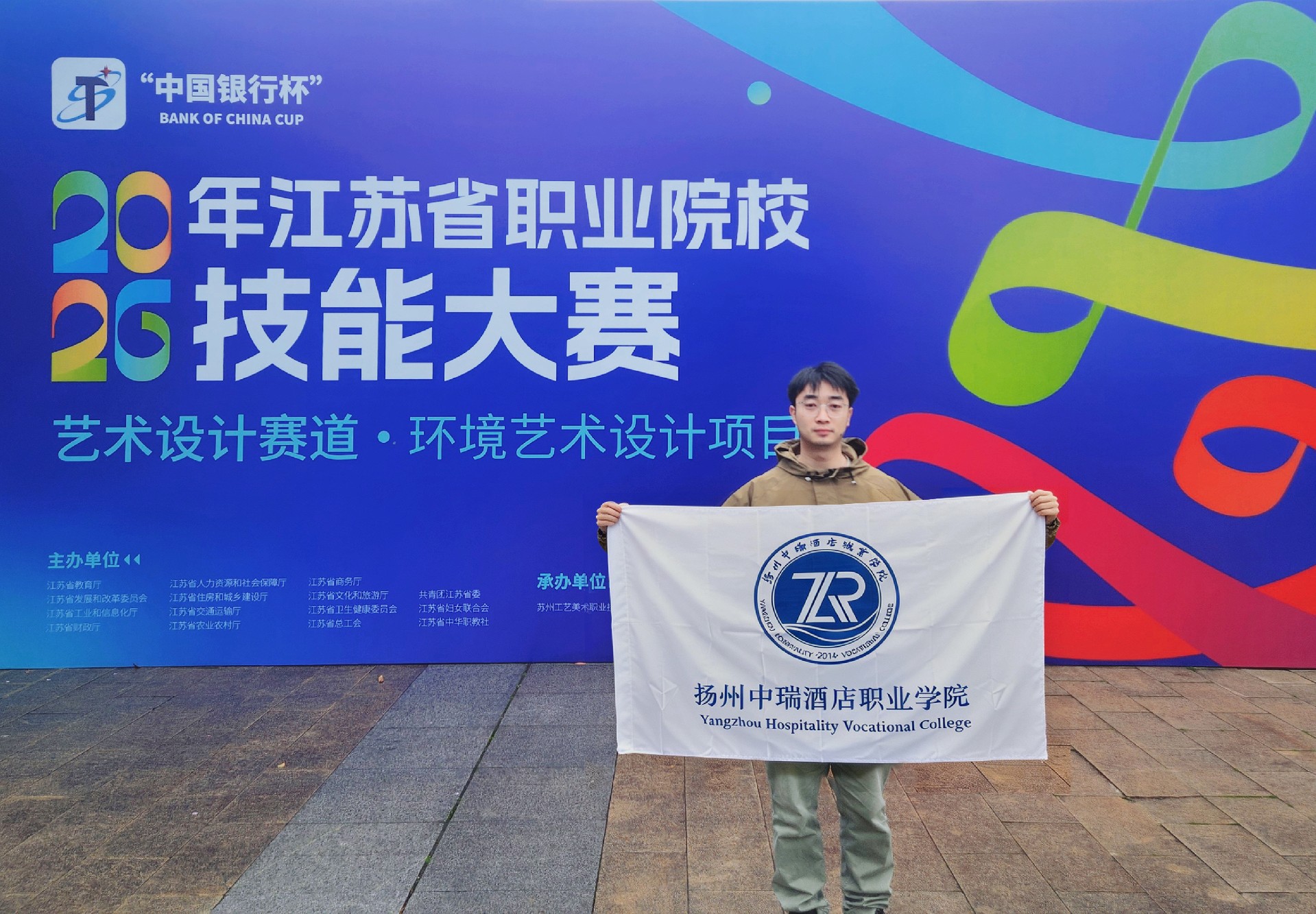 1776222640901949.jpg a8a622e43d251ea1037233fbe198bc7c.jpg