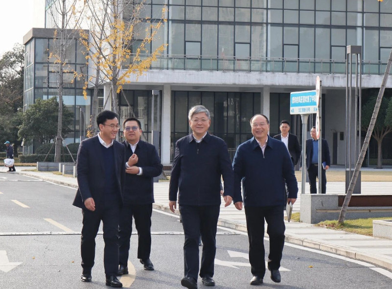 扬州市教育局调研指导我校教育教学工作